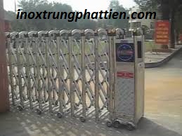 làm cổng xếp inox tự động giá rẻ ở đà nẵng